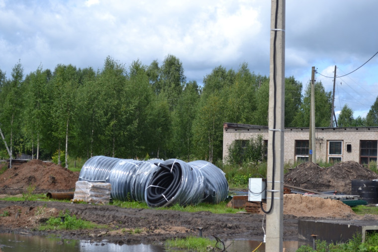 В селе Красное продолжается строительство блочно - модульной газовой котельной с тепловыми сетями.