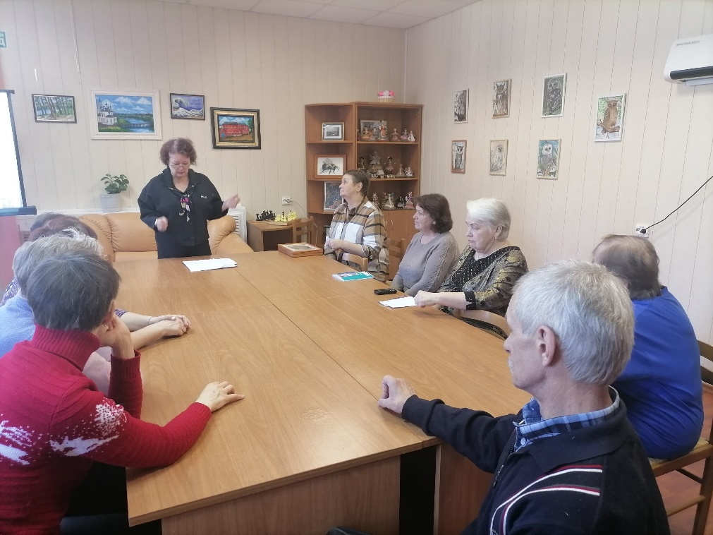 Вологодский Росреестр посетил центр общения старшего поколения г. Устюжны.