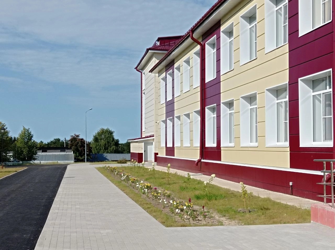 Состоялось торжественное открытие Тарногской средней школы после капитального ремонта.