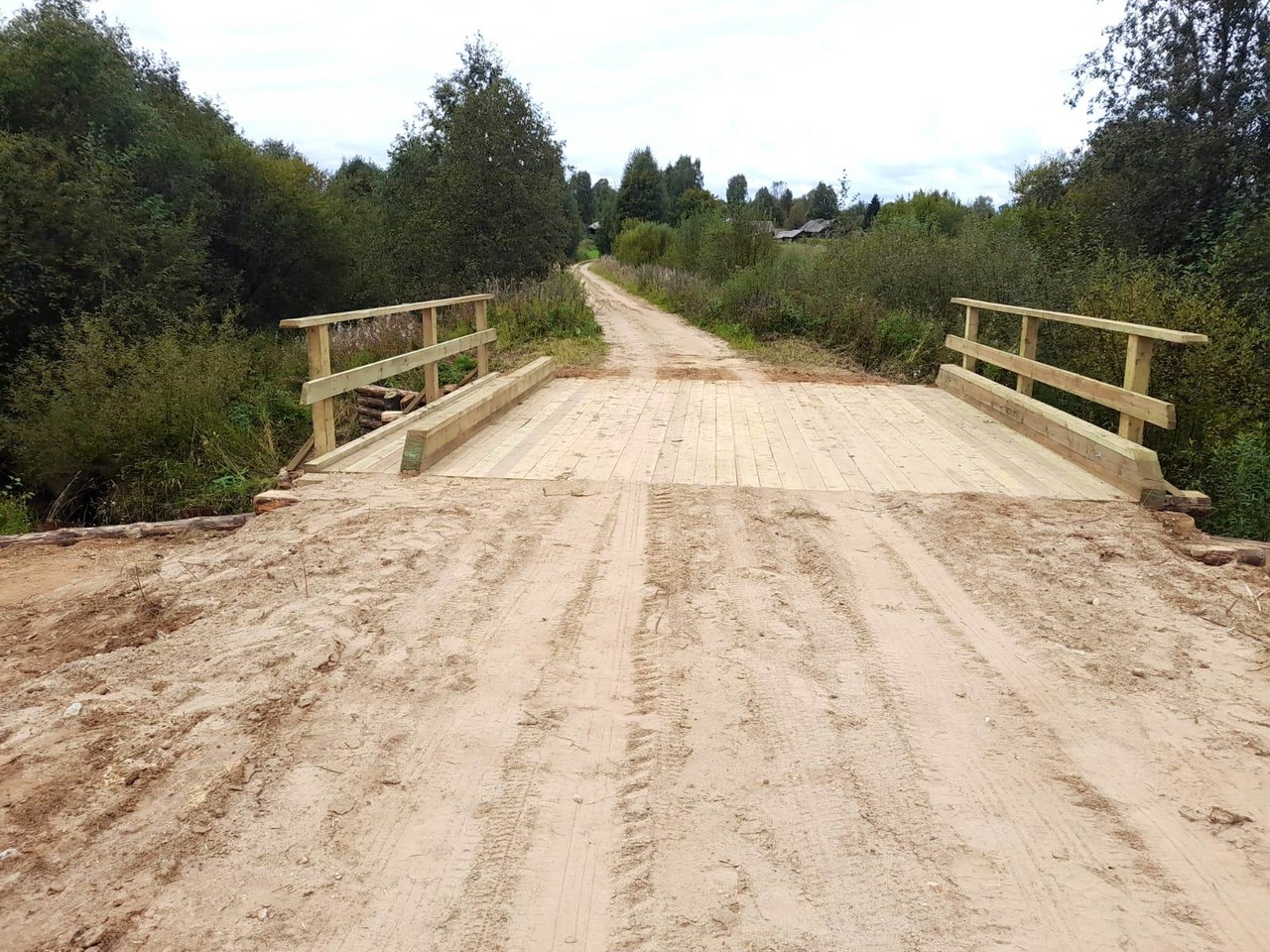 Завершены работы по ремонту моста у деревни Югра (Шебеньга).