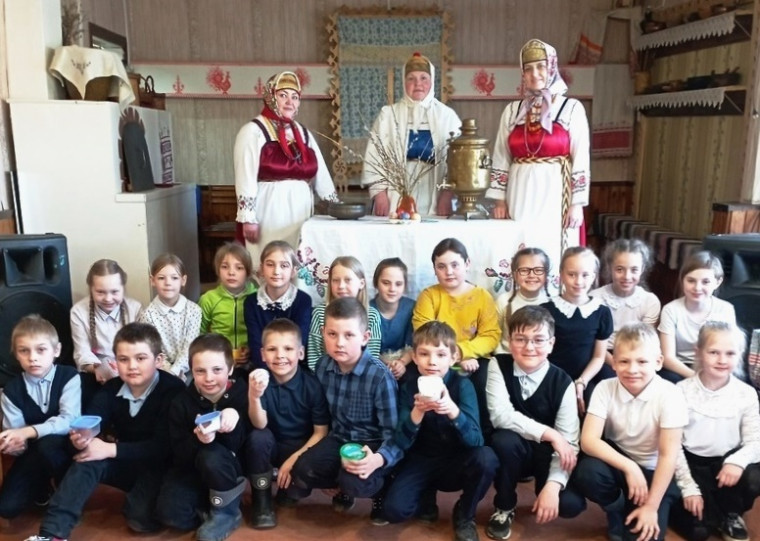 Об истории праздника "Светлая Пасха" рассказывают сотрудники Тарногского центра традиционной народной культуры.