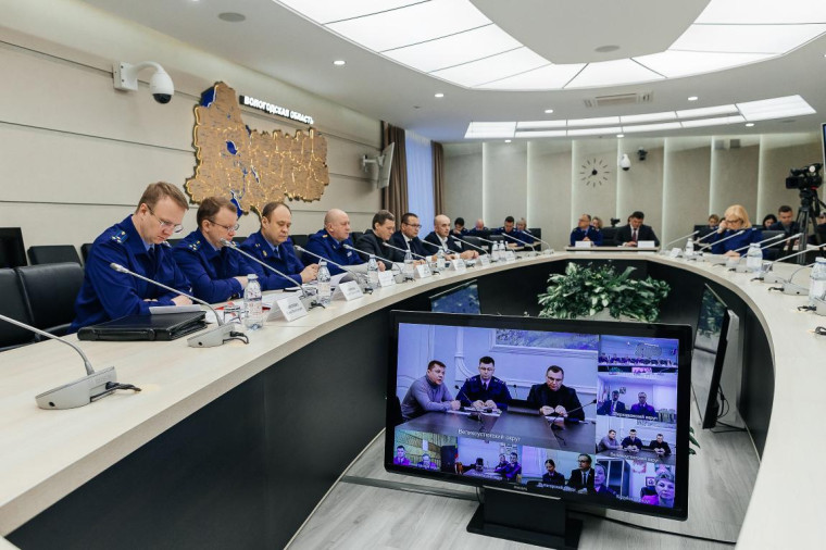Заместитель Генерального прокурора России Алексей Захаров провел личный прием граждан в Вологодской области.