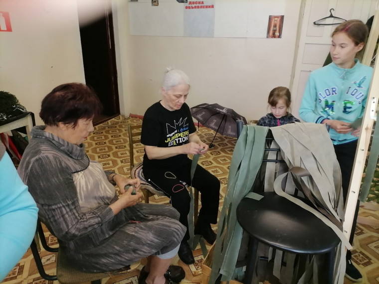 Преемственность поколений: бабушки посещают  вологодские центры общения старшего поколения вместе с внуками.